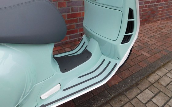 Neufahrzeug Vespa GTS 125 - Bild 19