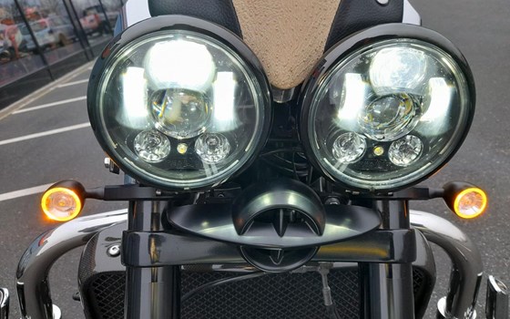 Gebrauchtmotorrad Triumph Rocket III Roadster - Bild 8