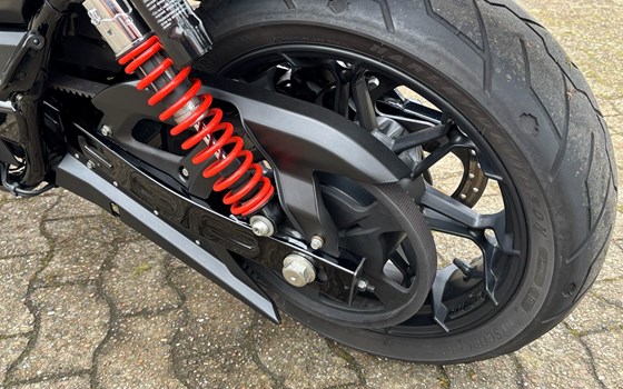 Gebrauchtmotorrad Harley-Davidson Street Rod - Bild 10