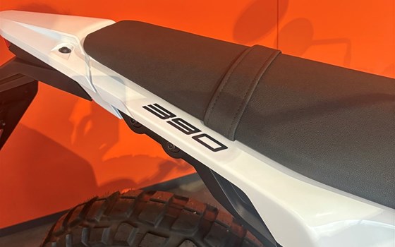 Neufahrzeug KTM 390 Enduro R - Bild 7