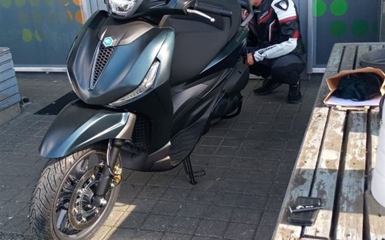 Gebrauchtmotorrad Piaggio Beverly 300 S - Bild 3