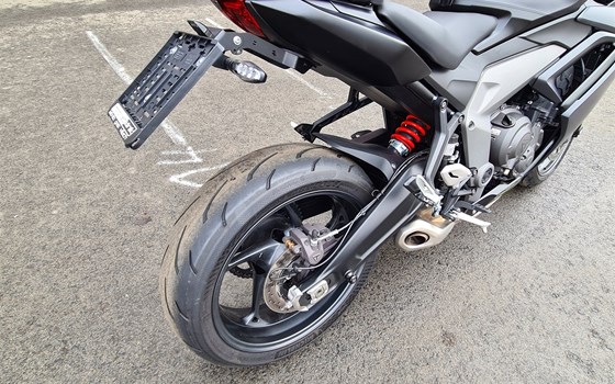 Gebrauchtmotorrad Triumph Daytona 660 - Bild 3