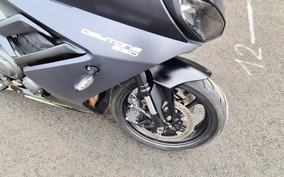 Gebrauchtmotorrad Triumph Daytona 660 - Bild 4