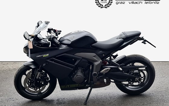 Gebrauchtmotorrad Triumph Daytona 660 - Bild 2