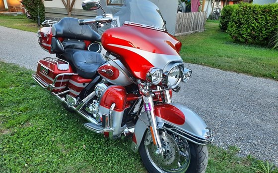 Gebrauchtmotorrad Harley-Davidson CVO FLHTCUSE Ultra Classic Electra Glide - Bild 1