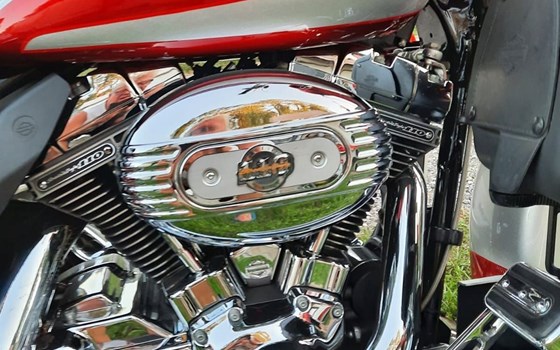 Gebrauchtmotorrad Harley-Davidson CVO FLHTCUSE Ultra Classic Electra Glide - Bild 3