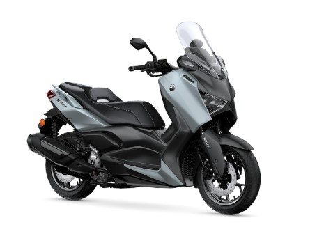 Yamaha XMAX 300 Tech MAX+ im Zulauf