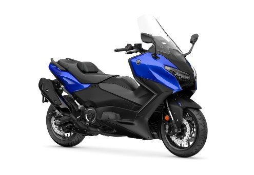 Yamaha TMAX 560 im Zulauf