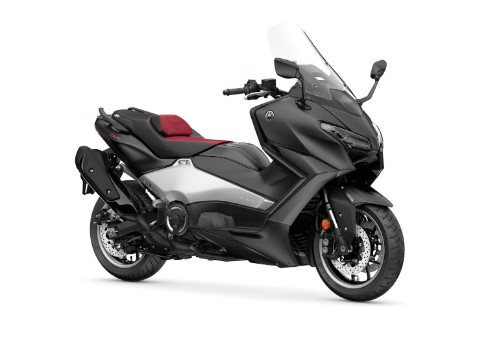 Yamaha TMAX 560 im Zulauf