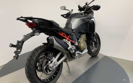 Gebrauchtmotorrad Ducati Multistrada V4 S - Bild 3