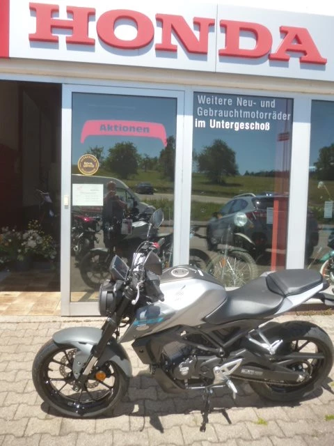 Honda CB125R