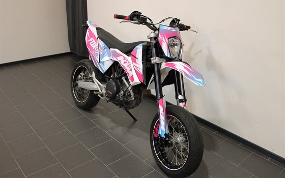 Gebrauchtmotorrad KTM 690 SMC - Bild 4