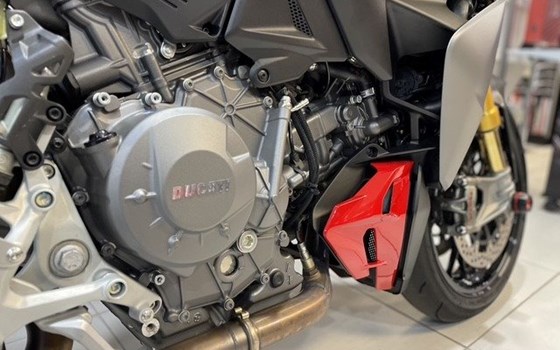 Gebrauchtmotorrad Ducati Streetfighter V2 S - Bild 4