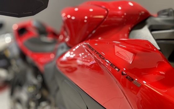 Gebrauchtmotorrad Ducati Streetfighter V2 S - Bild 8