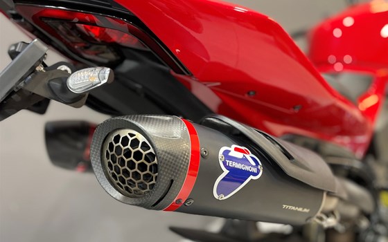 Gebrauchtmotorrad Ducati Streetfighter V2 S - Bild 9