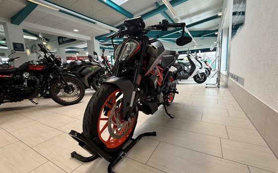 Gebrauchtmotorrad KTM 125 Duke - Bild 12
