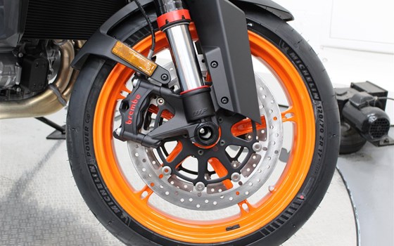 Neufahrzeug KTM 990 Duke R - Bild 8