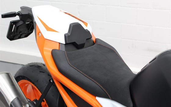 Neufahrzeug KTM 990 Duke R - Bild 9