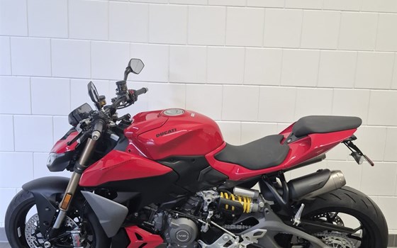 Gebrauchtmotorrad Ducati Streetfighter V2 - Bild 5