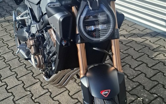 Gebrauchtmotorrad Honda CB650R E-Clutch - Bild 2