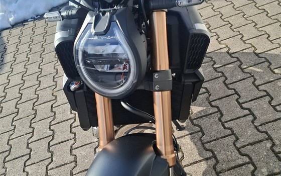 Gebrauchtmotorrad Honda CB650R E-Clutch - Bild 9