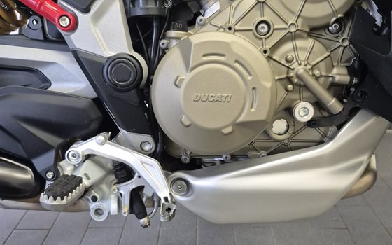 Gebrauchtmotorrad Ducati Multistrada V4 - Bild 8