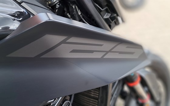 Neufahrzeug KTM 125 Duke - Bild 7