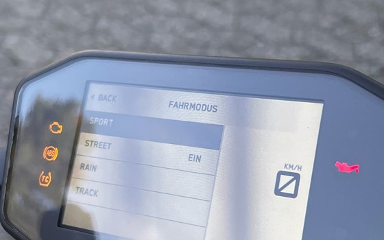 Gebrauchtmotorrad KTM 790 Duke L - Bild 10