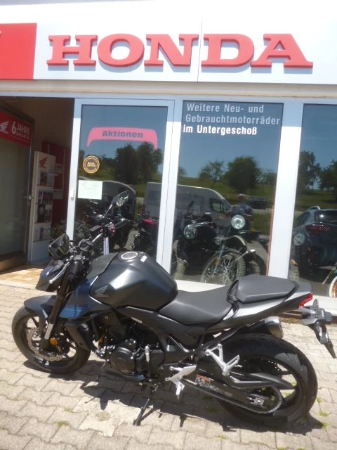 Honda CB750 Hornet E-Clutch