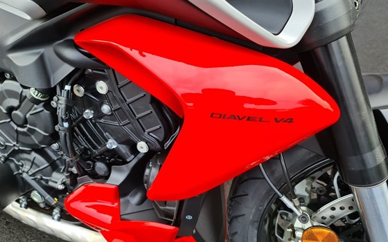 Gebrauchtmotorrad Ducati Diavel V4 - Bild 6