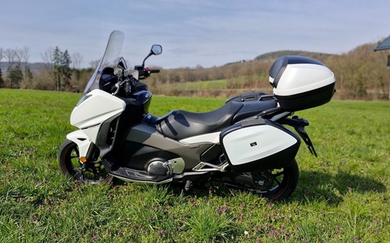 Gebrauchtmotorrad Honda Integra - Bild 2