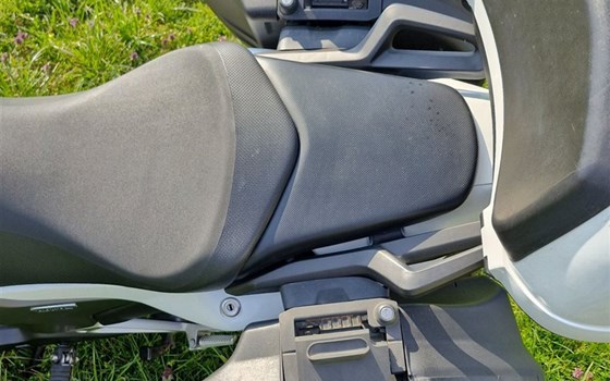 Gebrauchtmotorrad Honda Integra - Bild 5