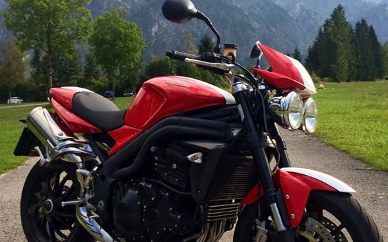 Gebrauchtmotorrad Triumph Speed Triple 1050 - Bild 1