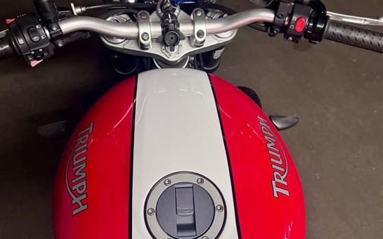 Gebrauchtmotorrad Triumph Speed Triple 1050 - Bild 11