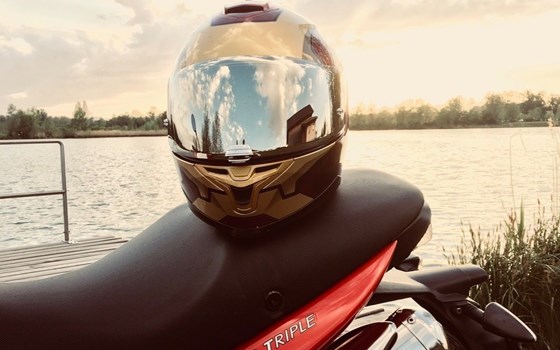 Gebrauchtmotorrad Triumph Speed Triple 1050 - Bild 3