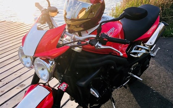Gebrauchtmotorrad Triumph Speed Triple 1050 - Bild 4