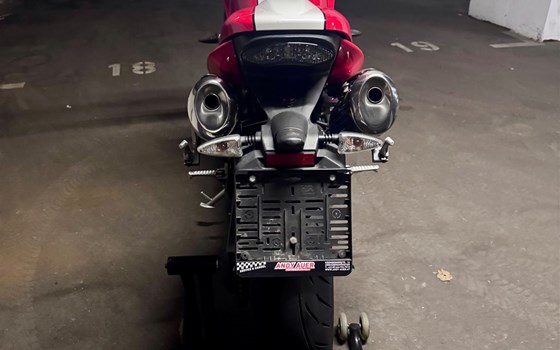 Gebrauchtmotorrad Triumph Speed Triple 1050 - Bild 8