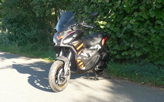 Neufahrzeug Aprilia SR GT Replica 200 - Bild 2
