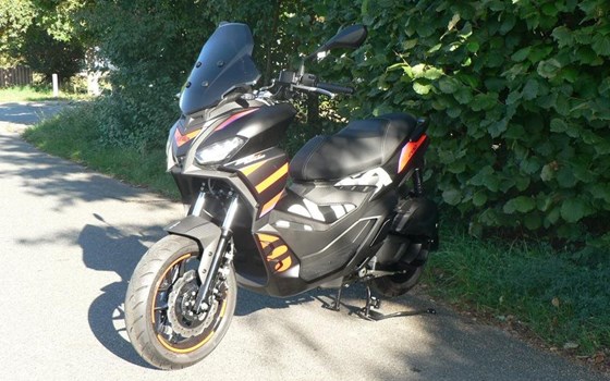 Neufahrzeug Aprilia SR GT Replica 200 - Bild 3