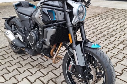 CFMOTO 700CL-X Sport