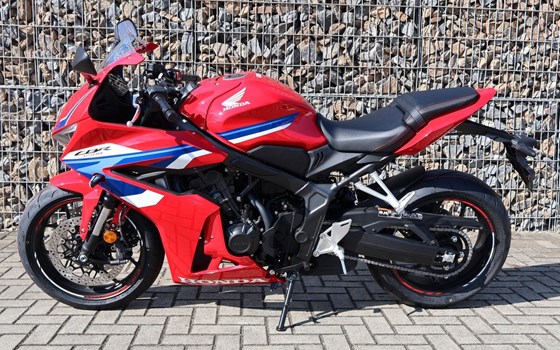 Gebrauchtmotorrad Honda CBR650R E-Clutch - Bild 1