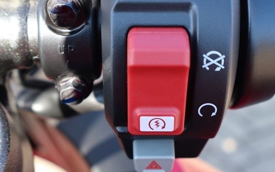 Gebrauchtmotorrad Honda CBR650R E-Clutch - Bild 10