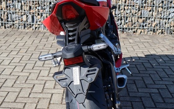 Gebrauchtmotorrad Honda CBR650R E-Clutch - Bild 6