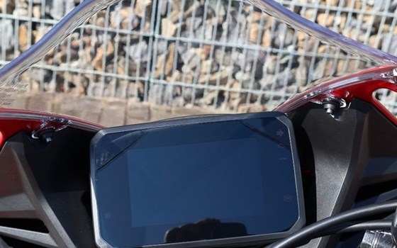 Gebrauchtmotorrad Honda CBR650R E-Clutch - Bild 9