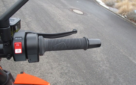 Neufahrzeug KTM 990 Duke - Bild 11