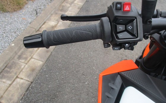 Neufahrzeug KTM 990 Duke - Bild 12