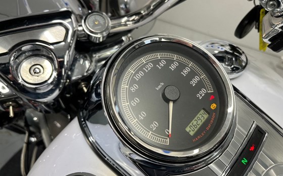 Gebrauchtmotorrad Harley-Davidson Road King Custom FLHRS - Bild 10