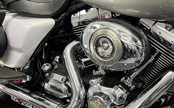 Gebrauchtmotorrad Harley-Davidson Road King Custom FLHRS - Bild 18