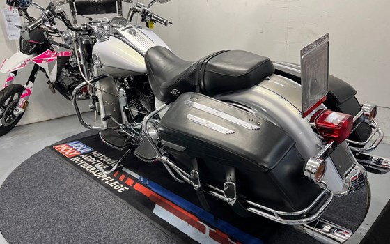 Gebrauchtmotorrad Harley-Davidson Road King Custom FLHRS - Bild 5