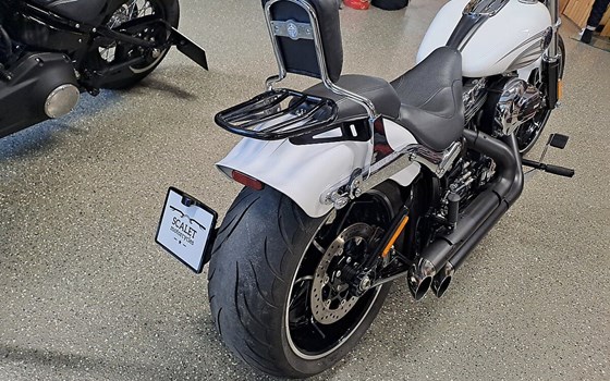 Gebrauchtmotorrad Harley-Davidson Softail Breakout FXSB - Bild 10